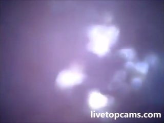 Young woman cums filmed from içinde a uly am at livetopcams pt1