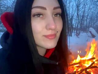 Egy fellow és egy fiatal nő fasz -ban a winter által a tűz: hd szex film 80