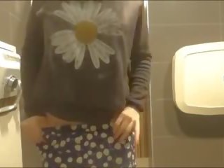 Tineri asiatic dragă masturband-se în mall baie: x evaluat film ed