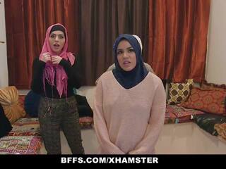 Bffs - arg kogenematu poonjab tüdrukud kuradi sisse nende hijabs